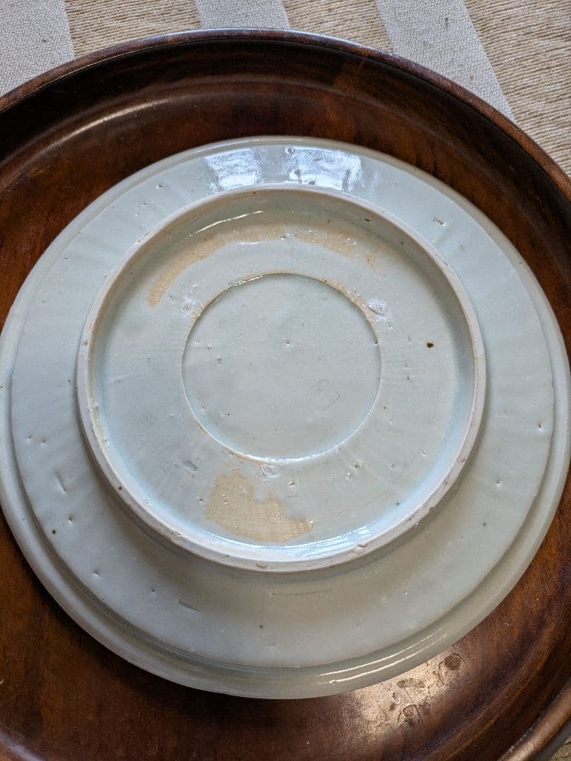 岡晋吾　天平窯 青と白の花柄陶器プレート 21.3cm