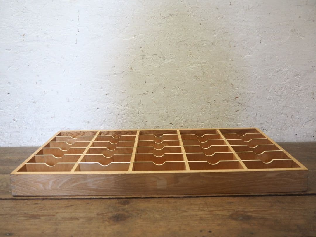 1292 収納30升　レトロなコレクションケース　ラック　古家具　ヴィンテージ