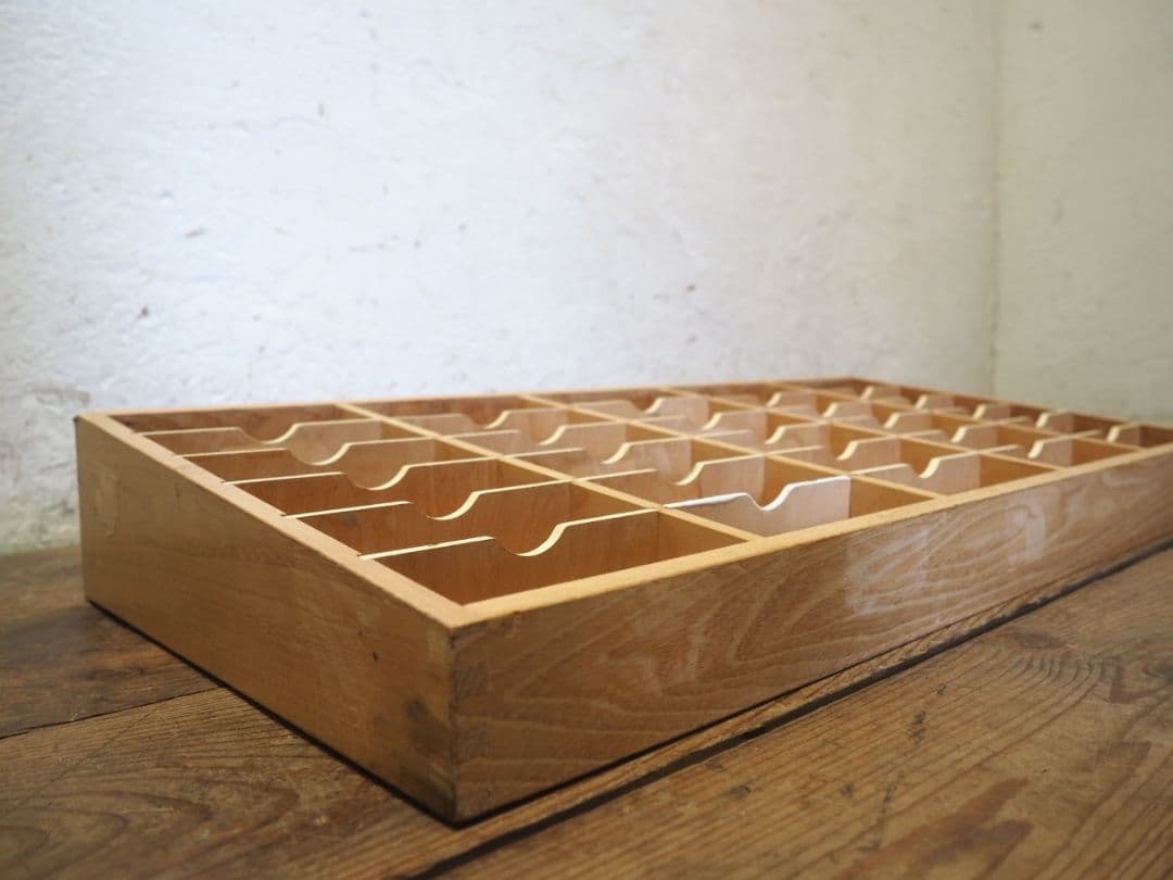 1292 収納30升　レトロなコレクションケース　ラック　古家具　ヴィンテージ