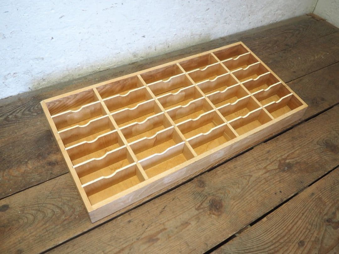 1292 収納30升　レトロなコレクションケース　ラック　古家具　ヴィンテージ