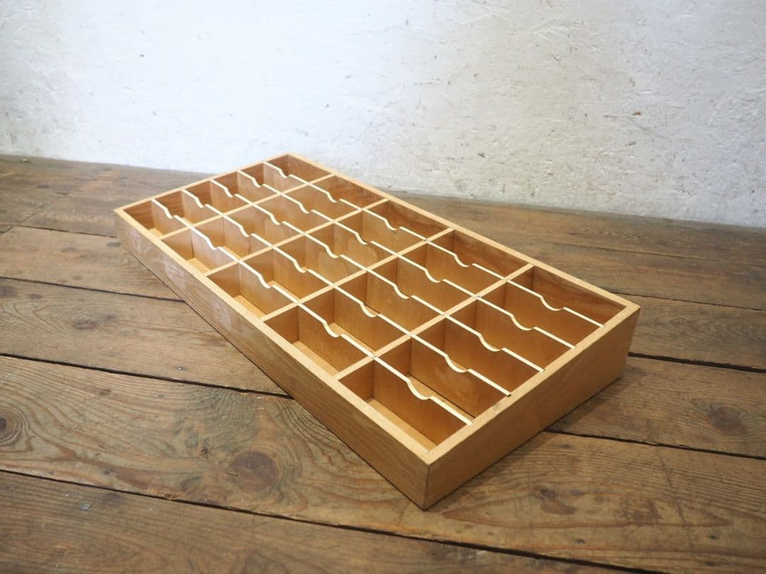 1292 収納30升　レトロなコレクションケース　ラック　古家具　ヴィンテージ