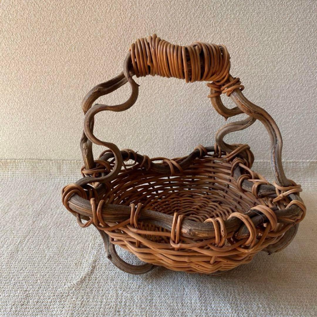 藤蔓 あけび 大籠 古籠 骨董 籠細工 ラタン 大型 フルーツバスケット パン籠