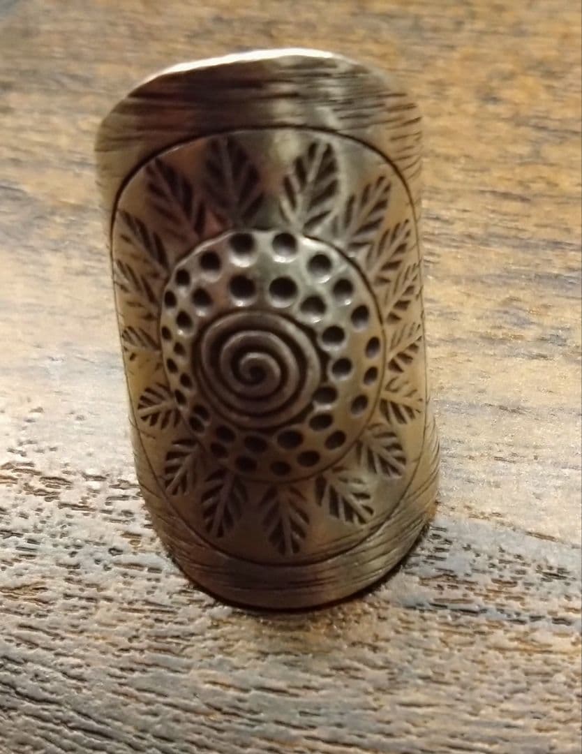 カレンシルバー 　渦巻き模様 オープンリング　　高純度