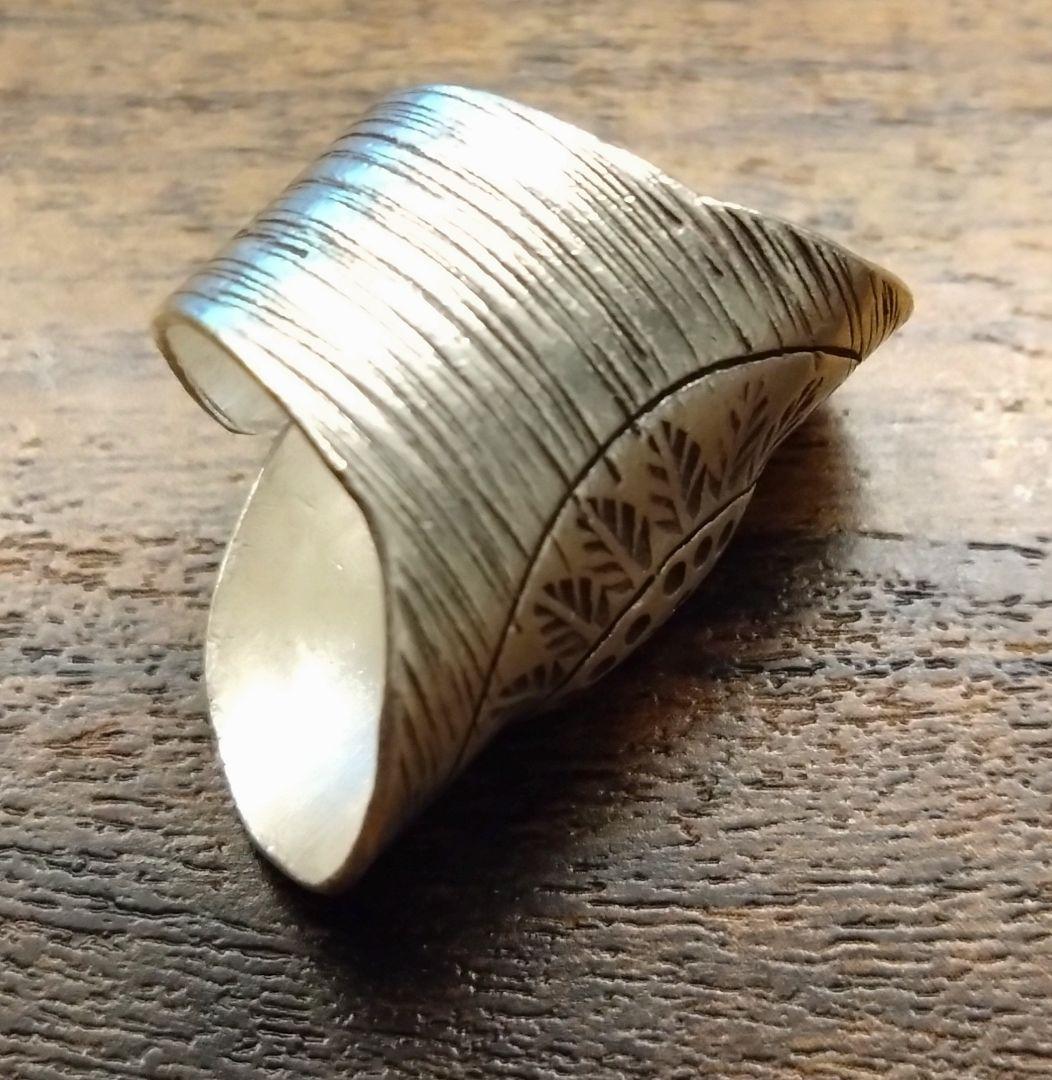 カレンシルバー 　渦巻き模様 オープンリング　　高純度