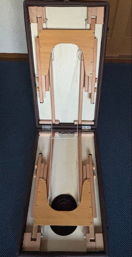 折りたたみ式のマッサージテーブル