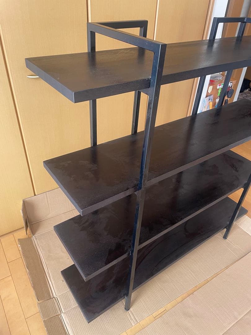 黒のオープンシェルフ 4段