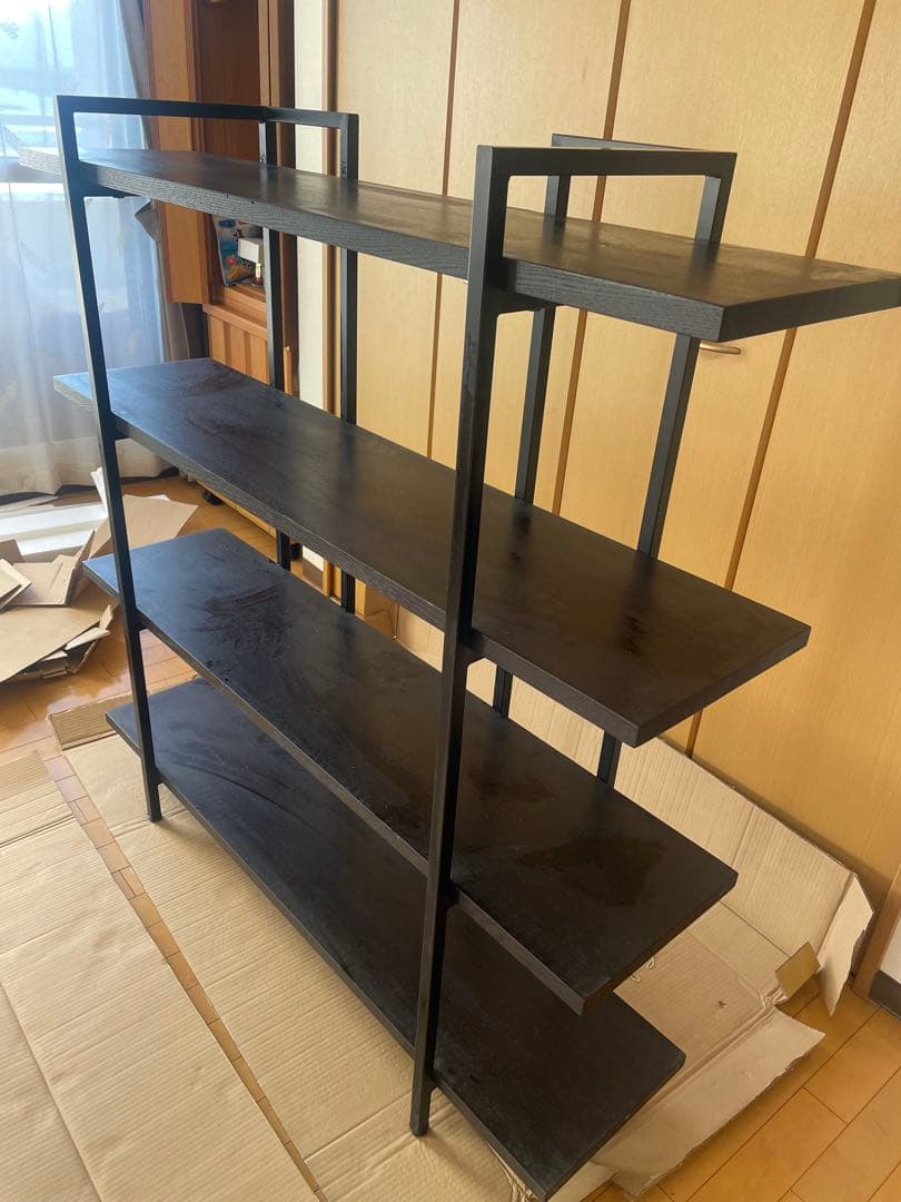 黒のオープンシェルフ 4段