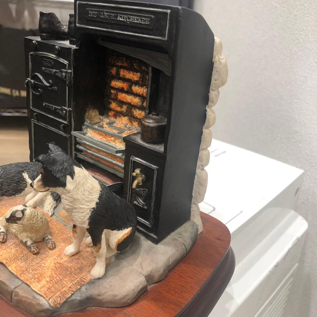 Border Fine Arts」の置物　In From The Cold