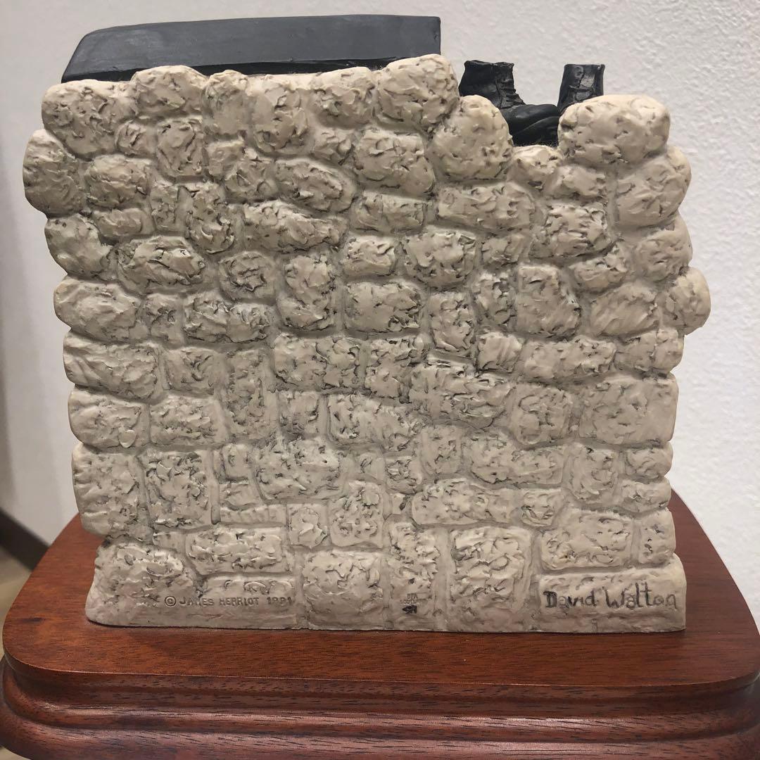 Border Fine Arts」の置物　In From The Cold