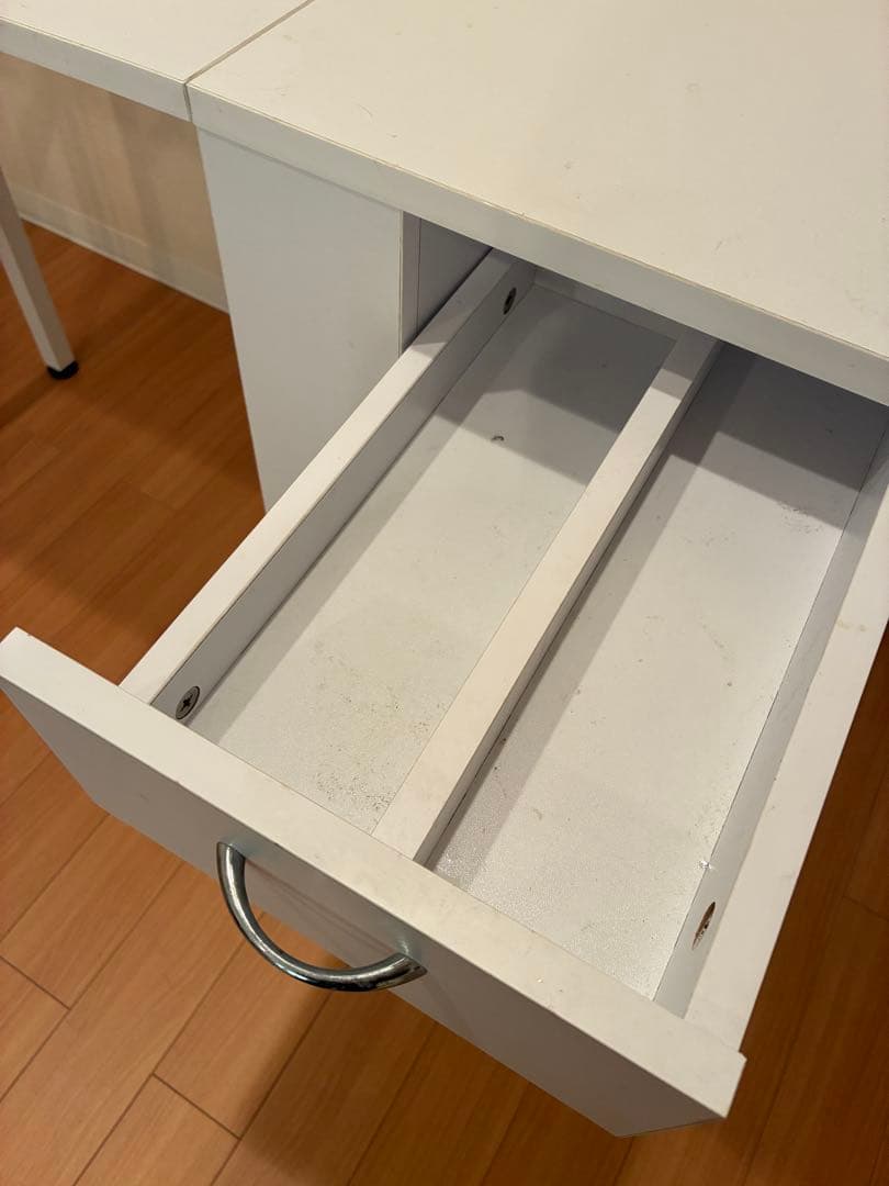 ネイルデスク　折りたたみネイルテーブル　キャスター付き