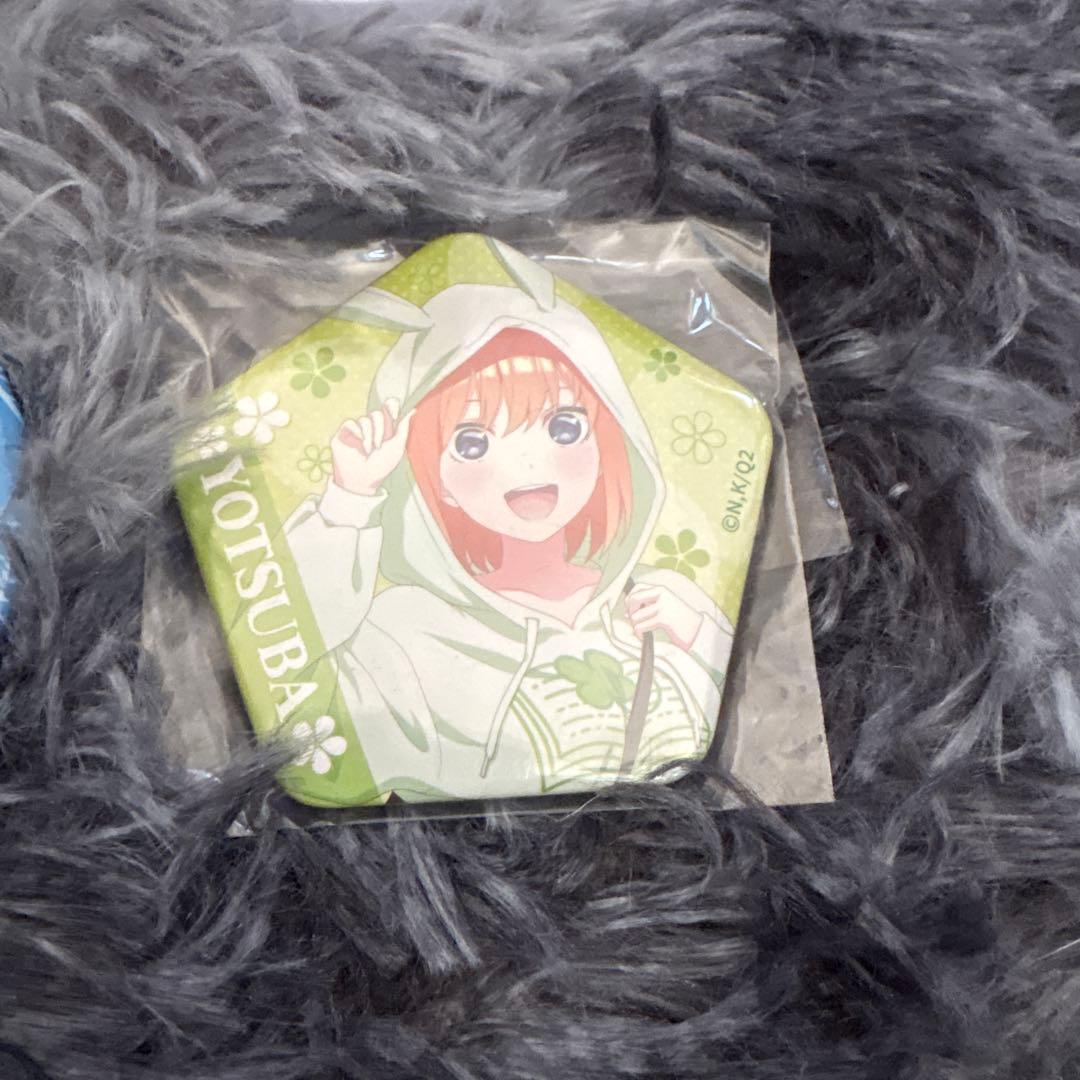 五等分の花嫁 フィギュアと缶バッジセット