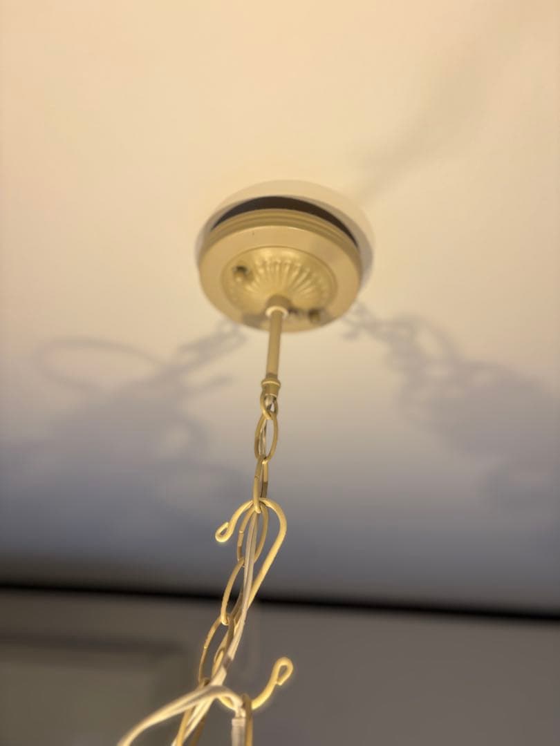 ローラアシュレイ 4灯スクロールシャンデリア｜英国クラシック照明｜※1灯不点灯