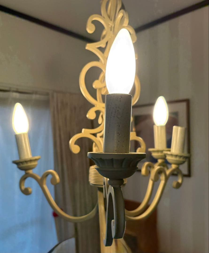 ローラアシュレイ 4灯スクロールシャンデリア｜英国クラシック照明｜※1灯不点灯