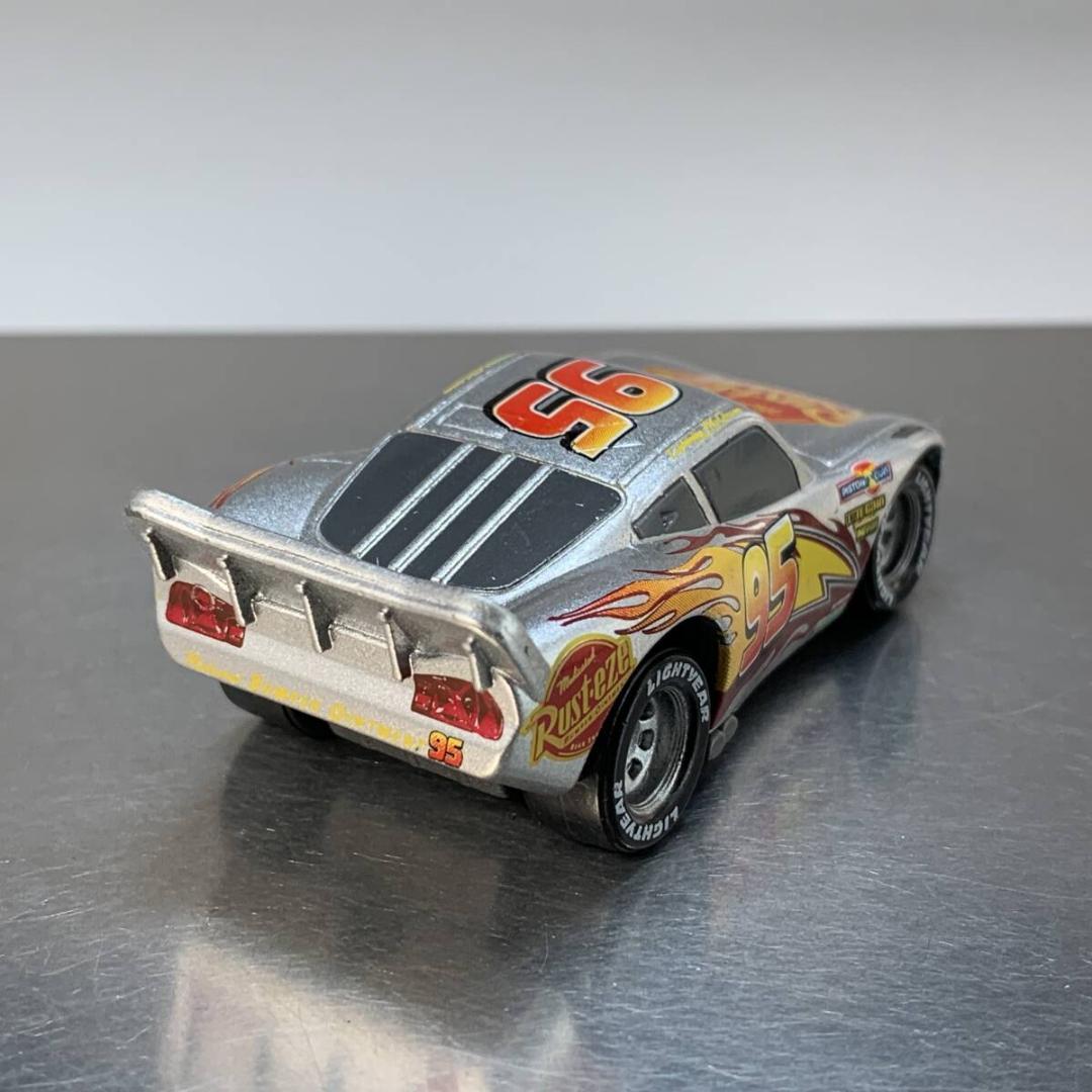 トミカ カーズ ライトニング・マックィーン シルバーレーサータイプ