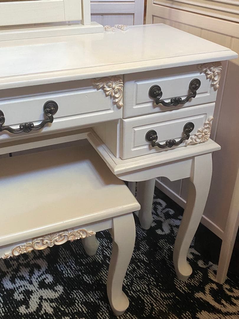 希少♦️ロココ仕様 アンティーク調 便利ドレッサー＆チェアセット♦️ホワイト♦️送料込