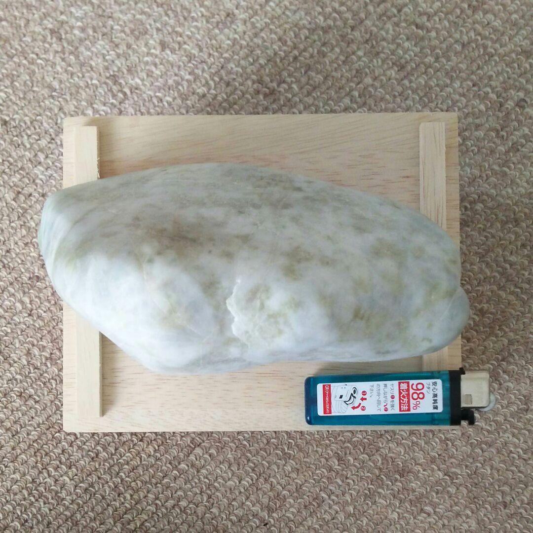 糸魚川翡翠 原石 特大 2.5kg