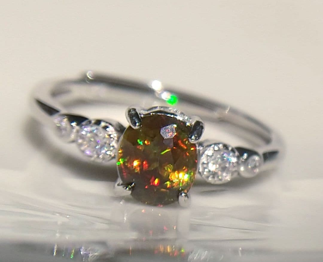 0.89ct スフェーン リング