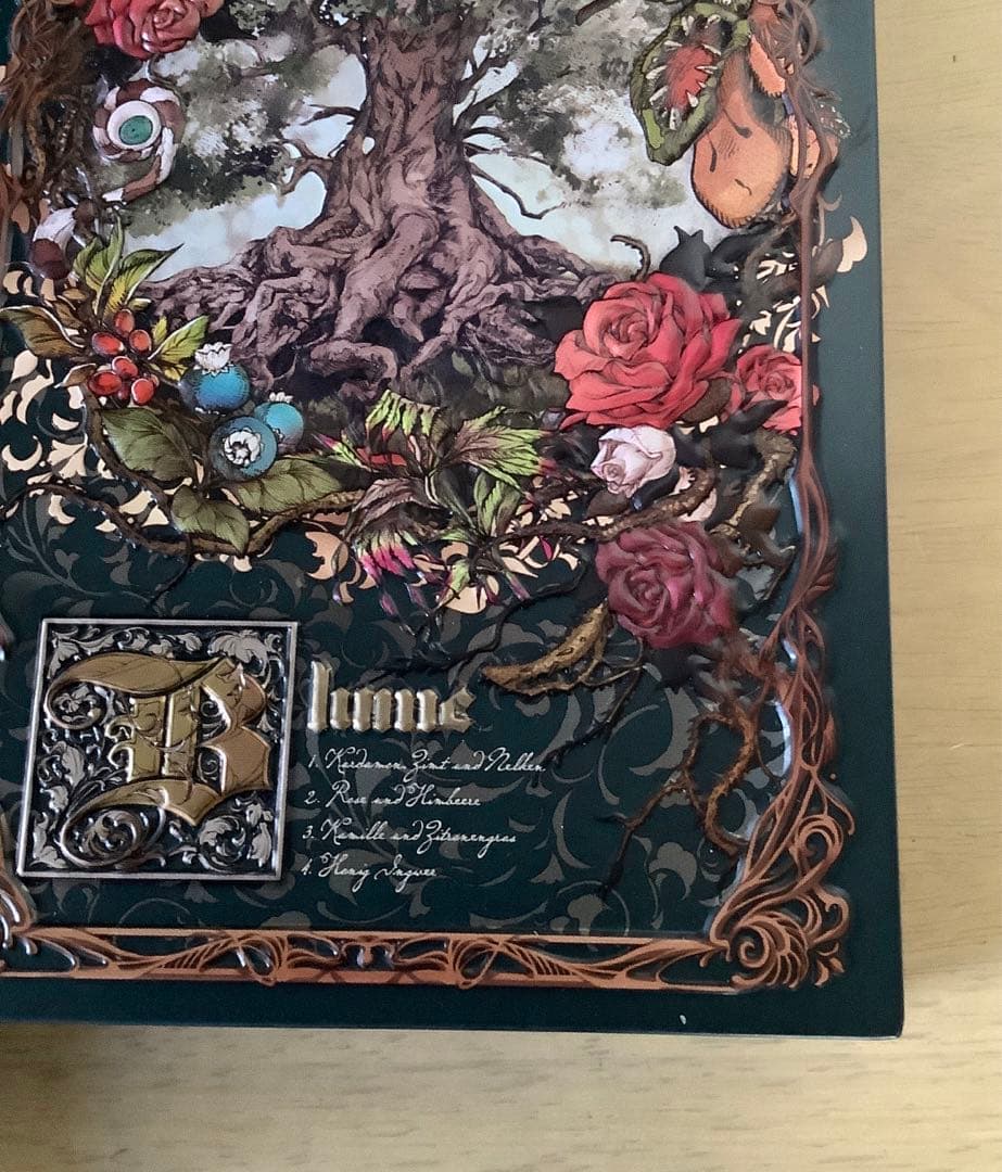 空き缶 メリー ナハトラビュリント ブルーメ ドゥンケルマギー ブック