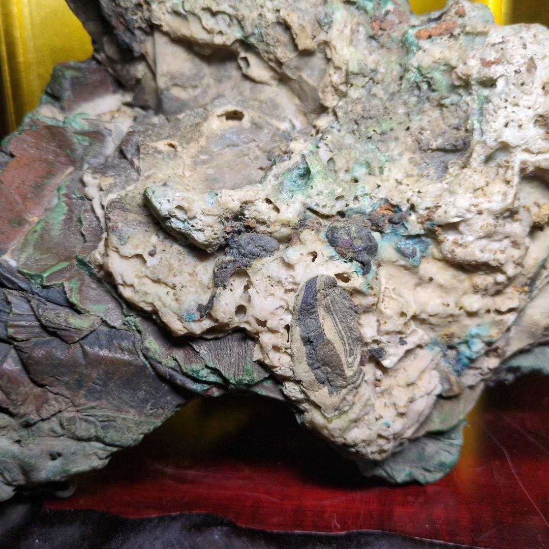 緑色の謎石 大サイズ 約4.0kg 鑑賞石 マラカイト？