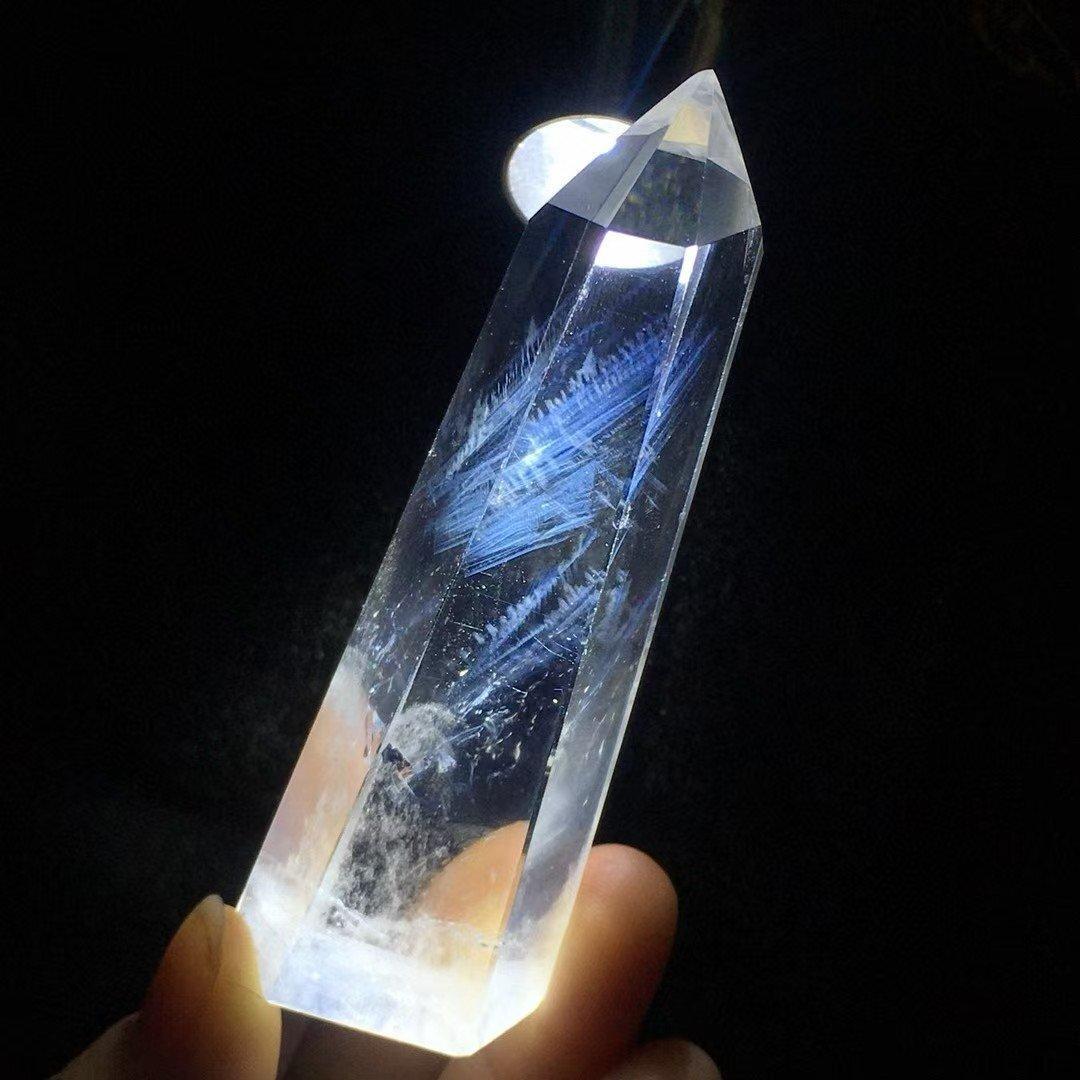 AAAAAAA級天然高透明度藍針入り水晶六角柱B0105/YS/246/169A