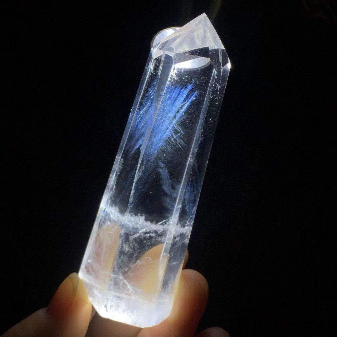 AAAAAAA級天然高透明度藍針入り水晶六角柱B0105/YS/246/169A