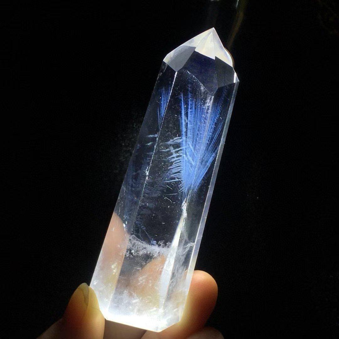 AAAAAAA級天然高透明度藍針入り水晶六角柱B0105/YS/246/169A