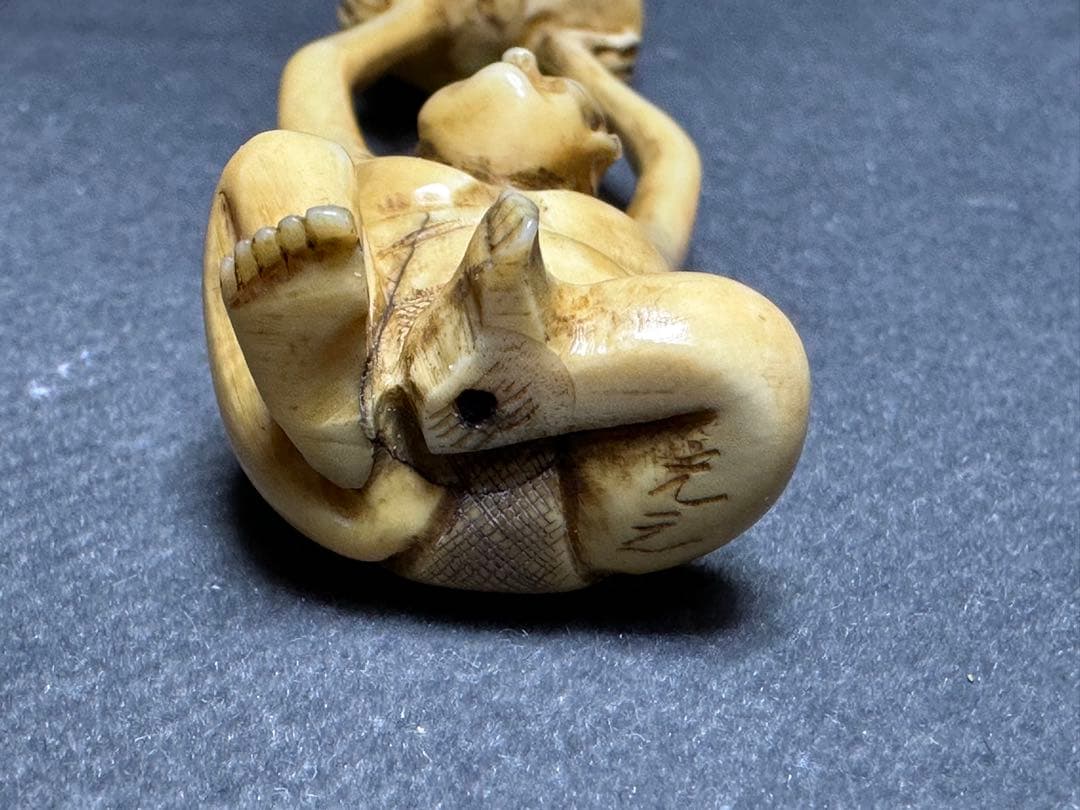 極上　根付　手長足長 天然素材　アンティーク　和彫　置物　骨董　飾り物古美術品