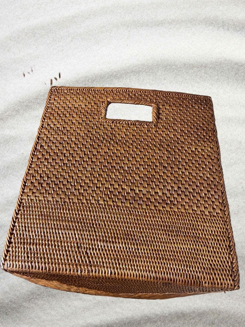 【新品未使用】バリ島直輸入 伝統工芸 アタ製 大型バスケット（収納ボックス）