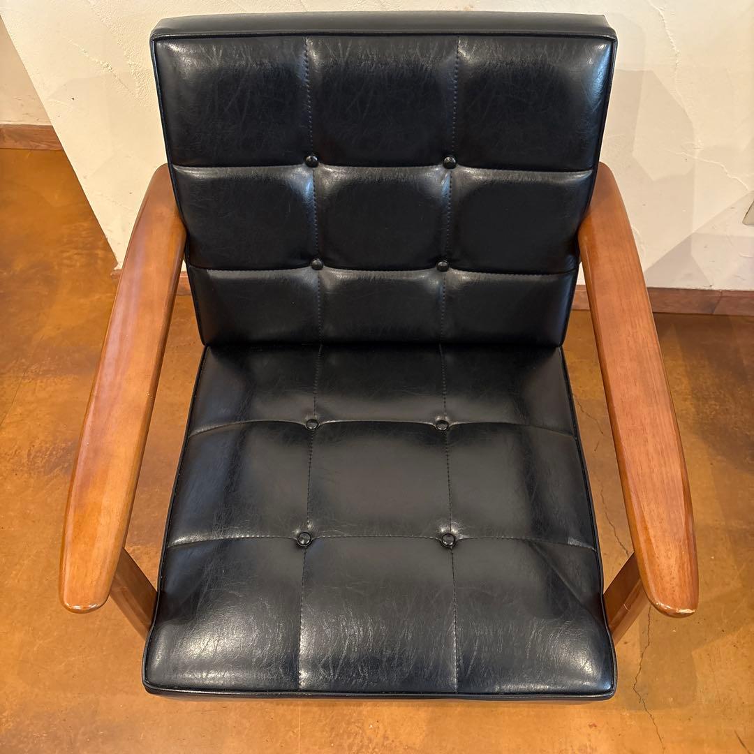 カリモク60 1人掛けソファ 黒①