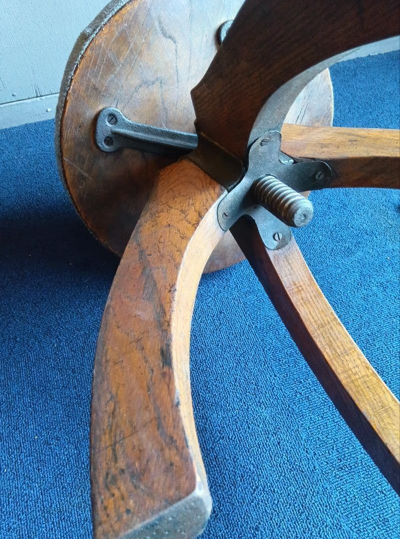 木製脚のグレー布製スツール　ヴィンテージ　レトロ