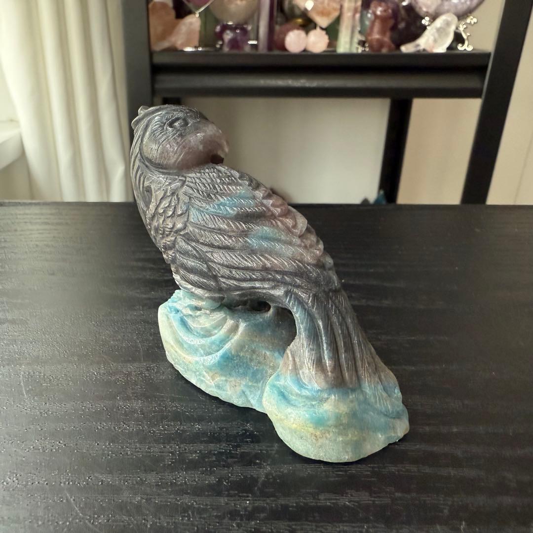 天然石トロレアイトのオウム　　置物　彫物NO.091101