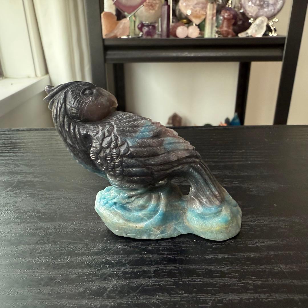 天然石トロレアイトのオウム　　置物　彫物NO.091101