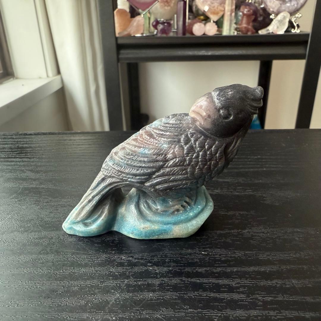 天然石トロレアイトのオウム　　置物　彫物NO.091101