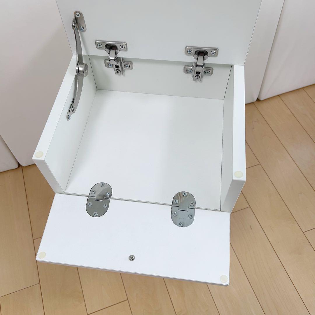 北欧　ナイトテーブル　ホワイト　サイドテーブル　　テーパー丸脚　収納チェスト