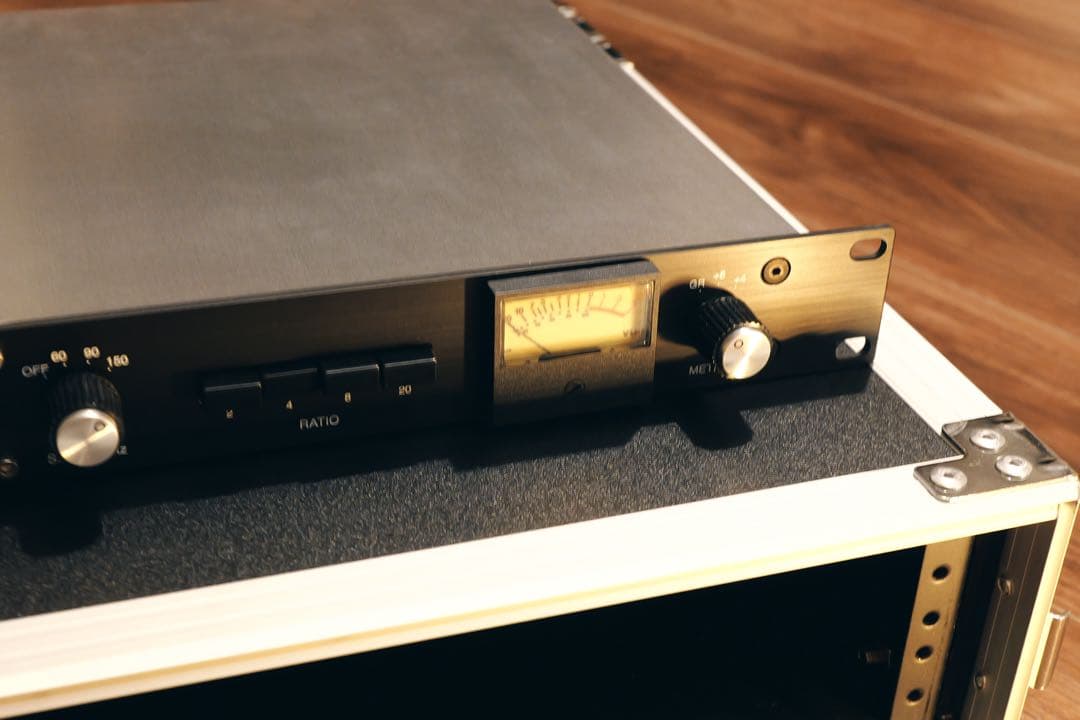 Shinya’s Studio / 1U76 117v