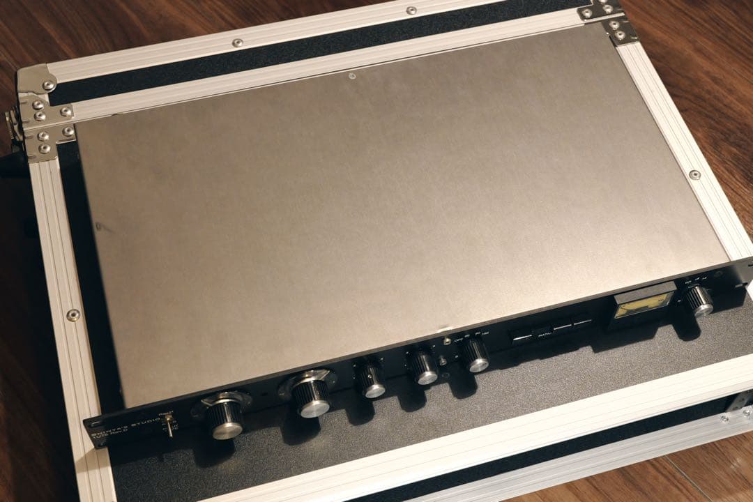 Shinya’s Studio / 1U76 117v