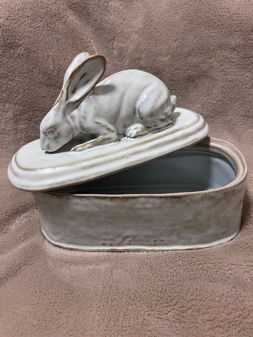 【Yarnnakarn】Rabbit Container うさぎ　小物入れ　置物