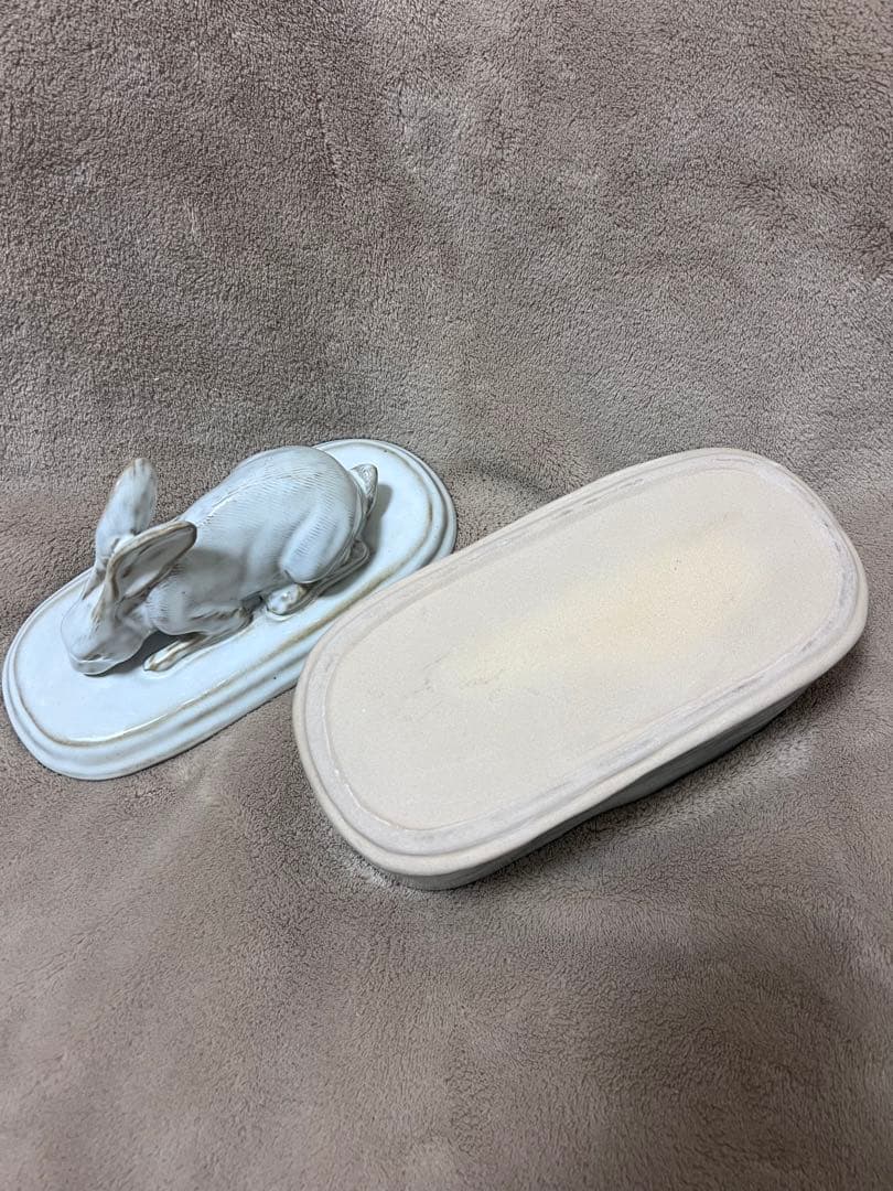 【Yarnnakarn】Rabbit Container うさぎ　小物入れ　置物