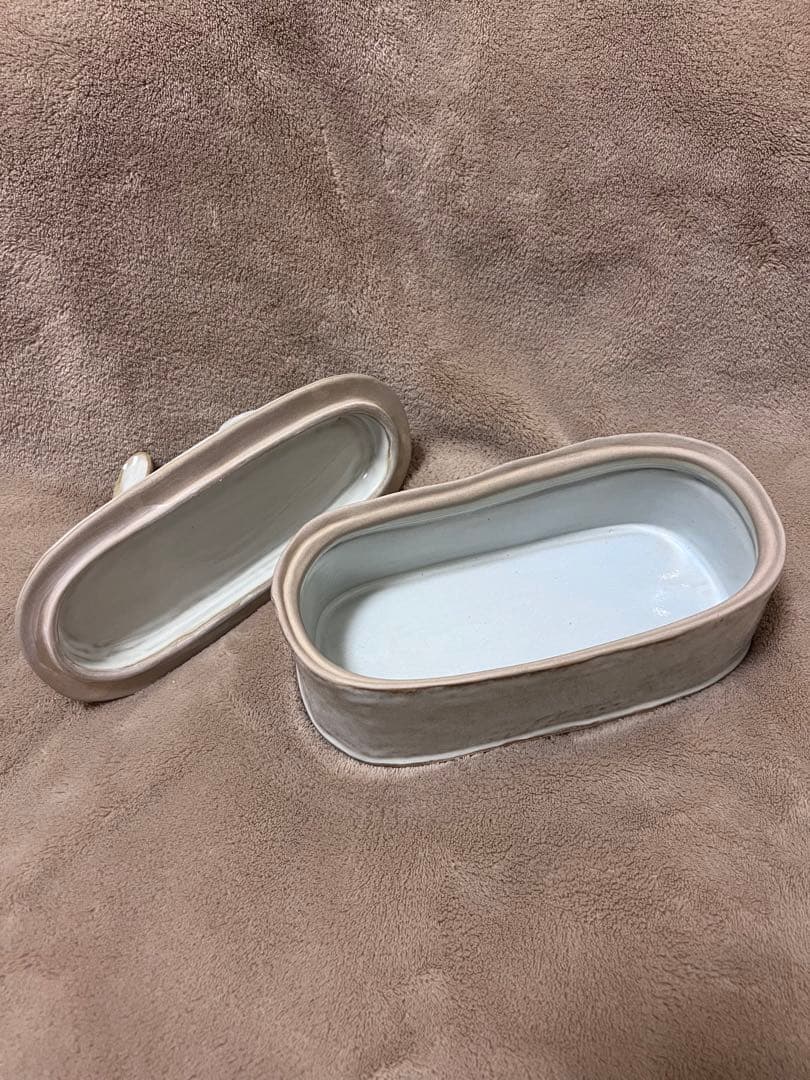 【Yarnnakarn】Rabbit Container うさぎ　小物入れ　置物