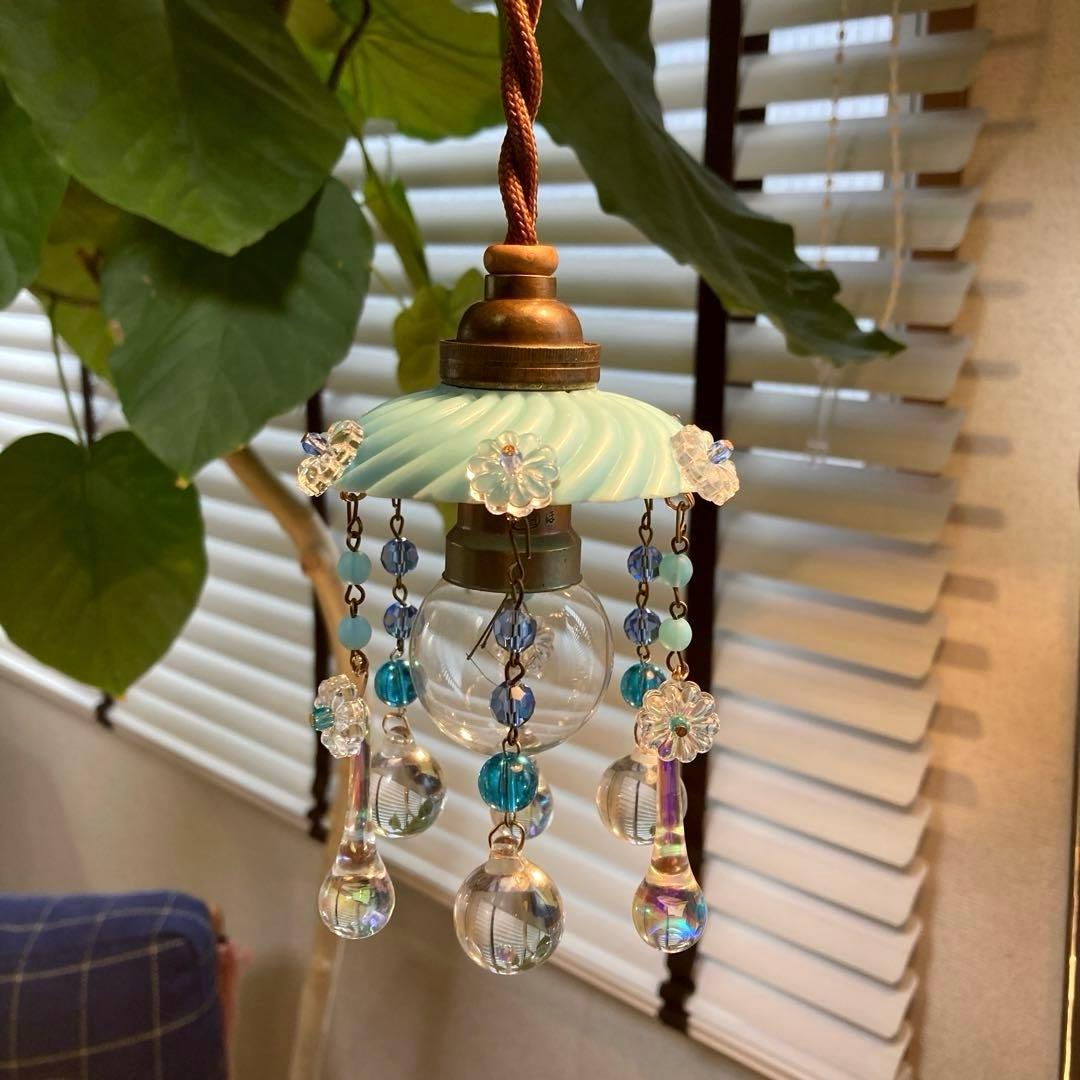 ミニシャンデリア　１９世紀　フランス　オパールセント　アンティーク　超ミニ