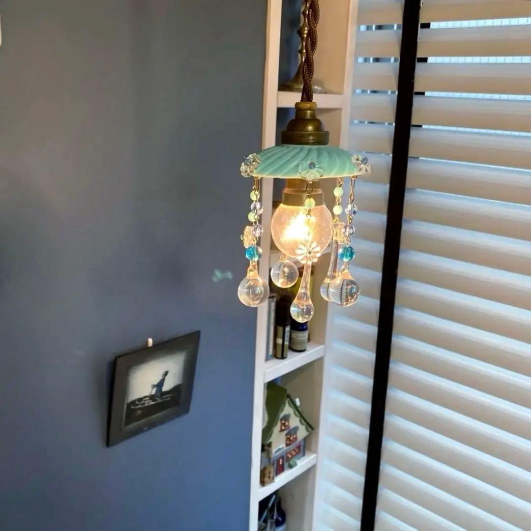 ミニシャンデリア　１９世紀　フランス　オパールセント　アンティーク　超ミニ