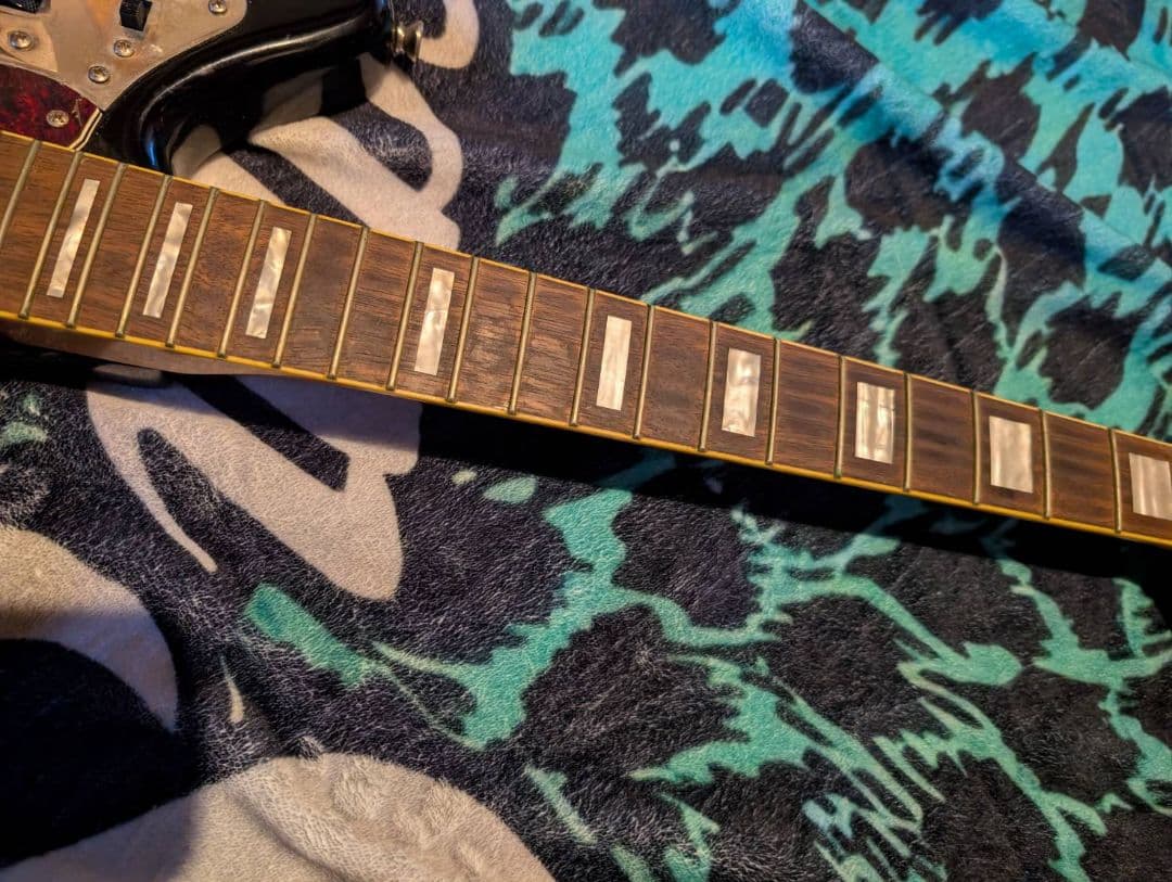 Squier(スクワイヤー)Classic Vibe 70s ジャガー