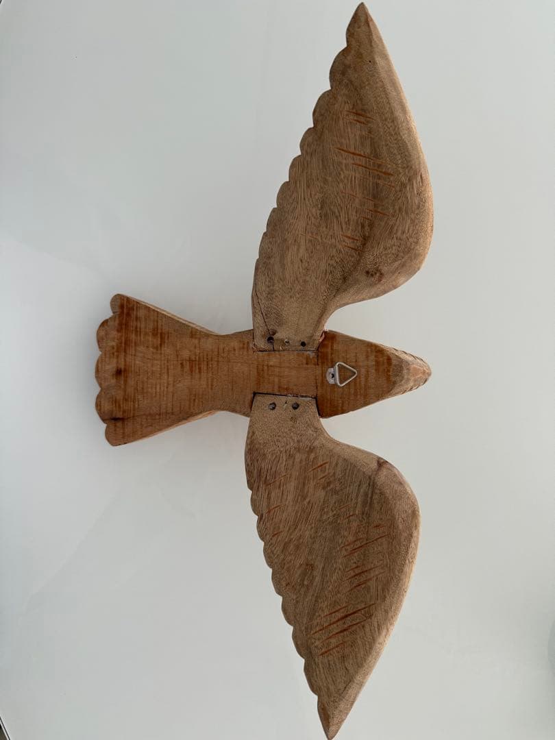 マンゴーウッド　LAND 壁掛け　飛ぶ鳥の彫刻