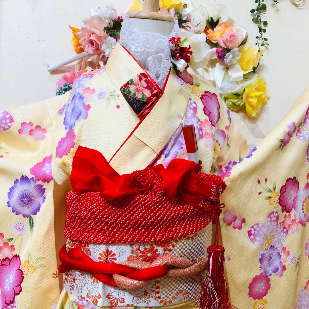 七五三七歳未使用着物‼️薄イエロー系⭐︎桜舞い散る金彩煌びやか際立つ⭐︎安心フルセット