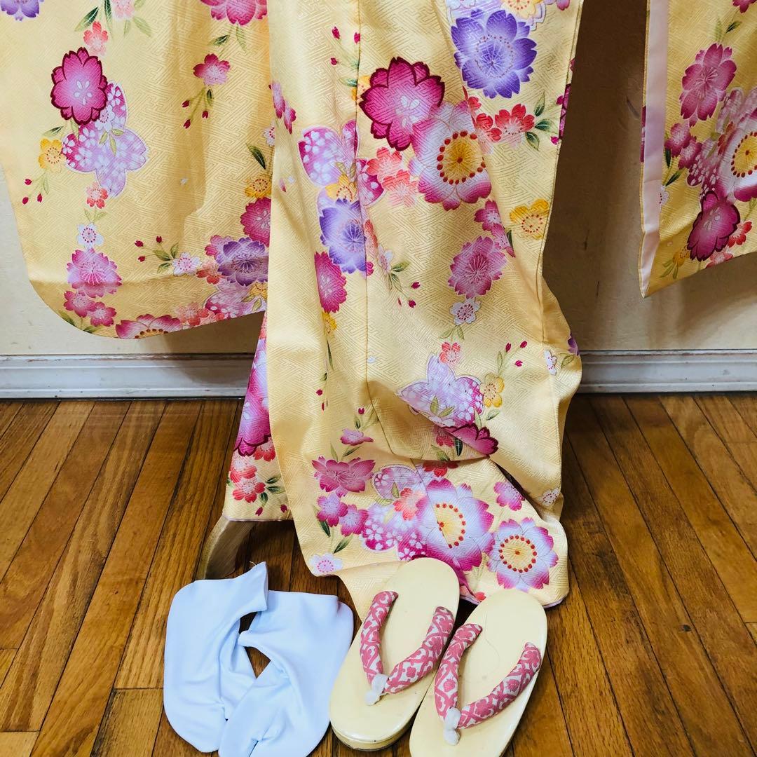 七五三七歳未使用着物‼️薄イエロー系⭐︎桜舞い散る金彩煌びやか際立つ⭐︎安心フルセット