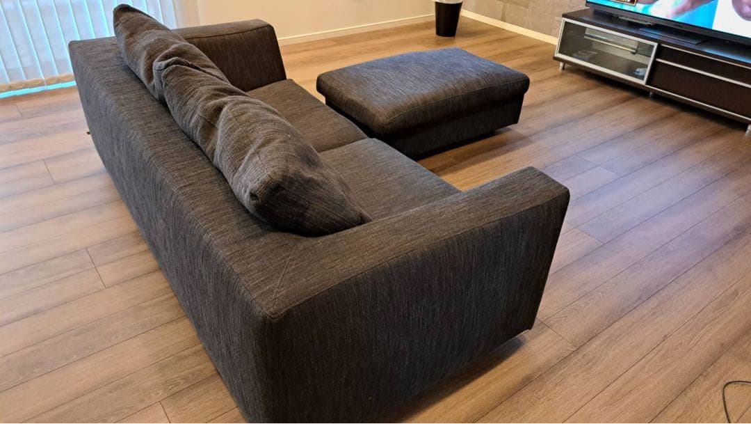 アクタス アイラーセン チェス2人掛けソファオットマン付き