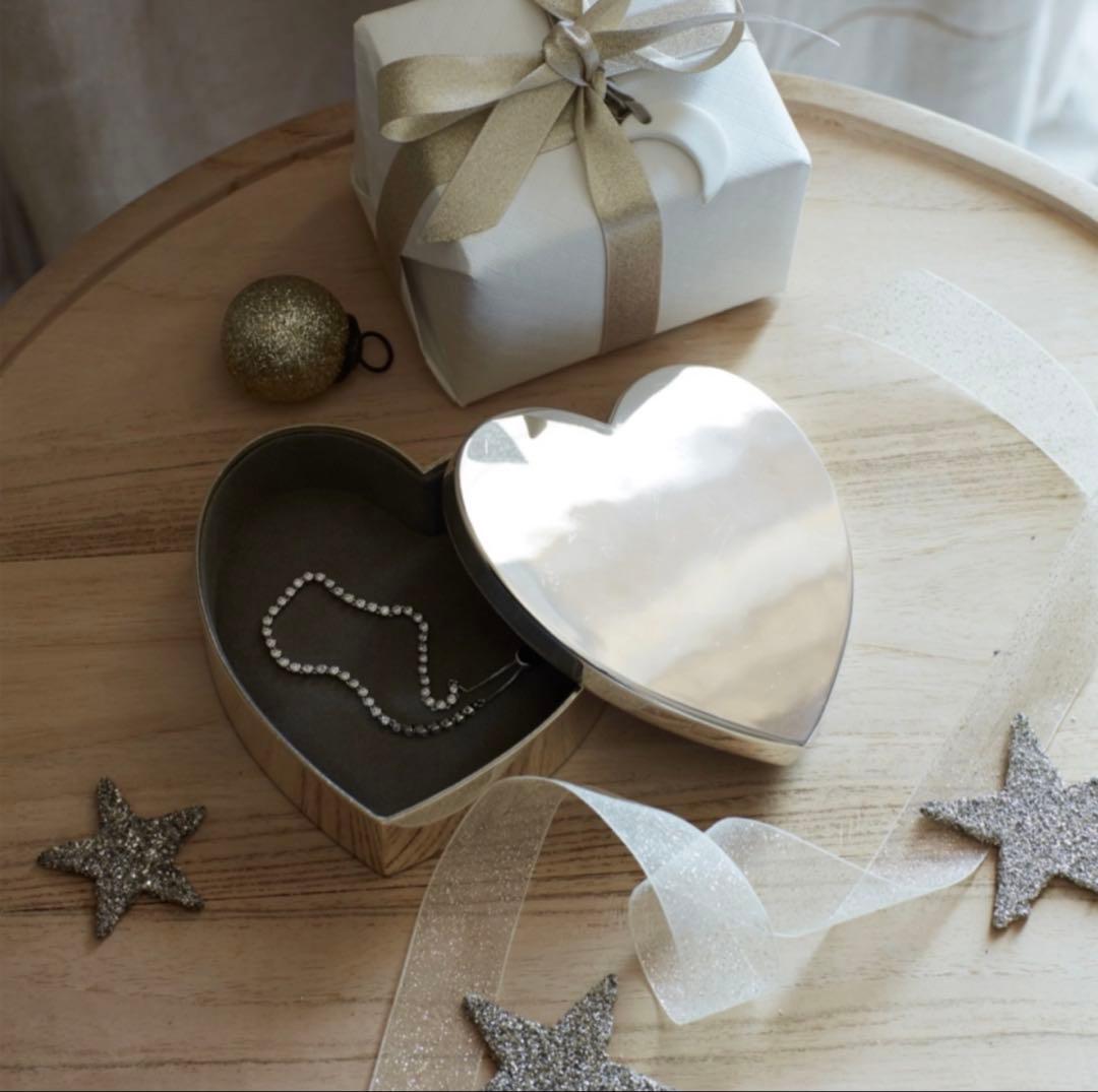＜新品＞ハート型 シルバージュエリーボックス／ギフトにもおすすめ