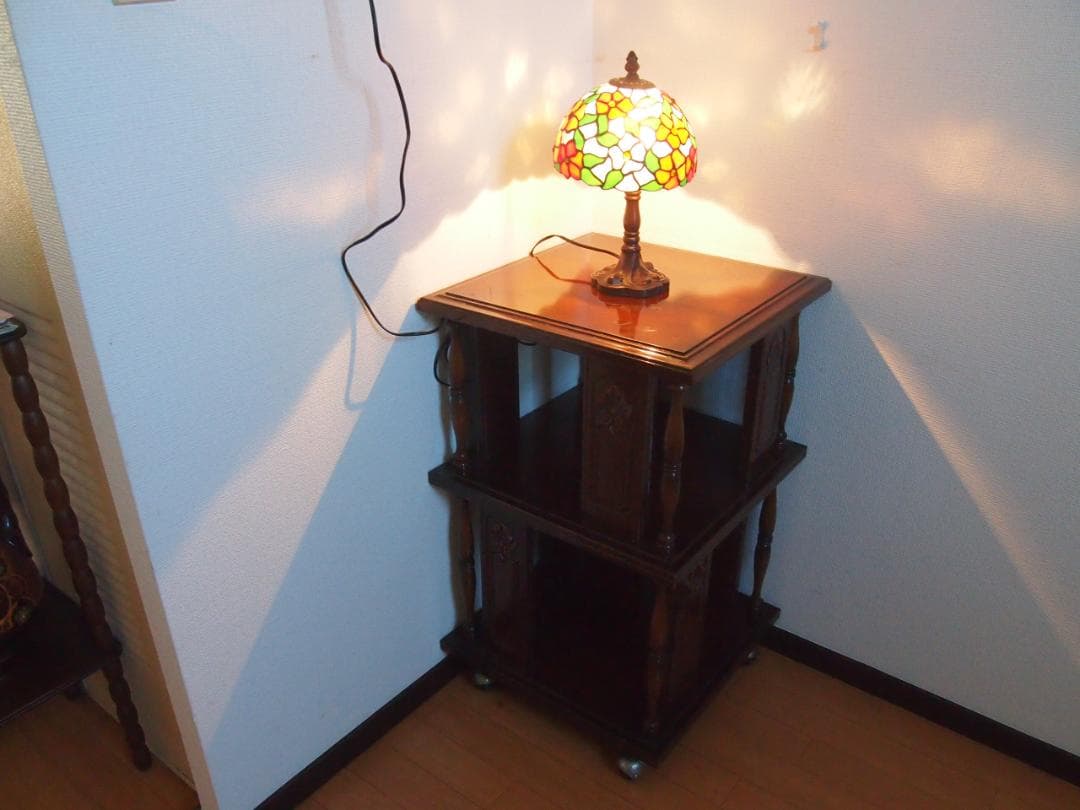 【良品】徳田家具 TOKUDA アンティーク調 キャスター付ブックスタンド/本棚