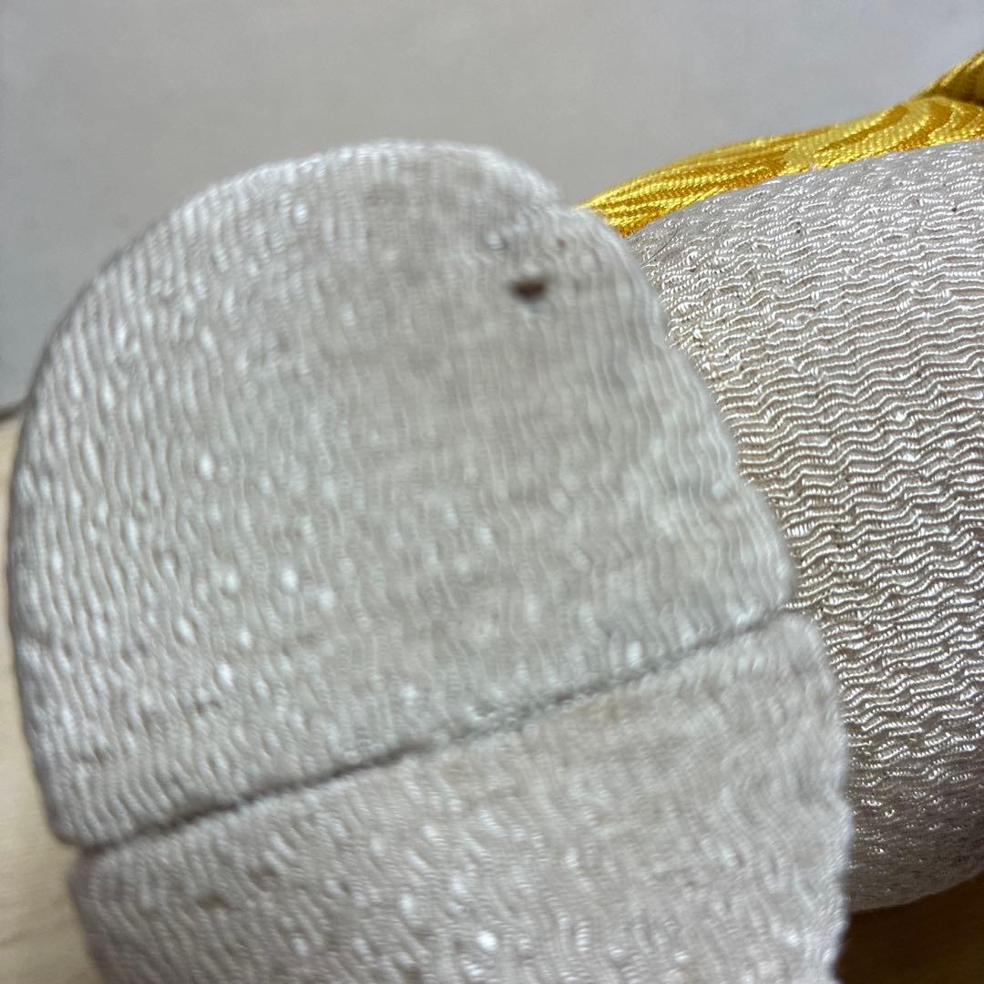 黄色い猫の置き物 ちりめん素材風 縁起物 金運アップ