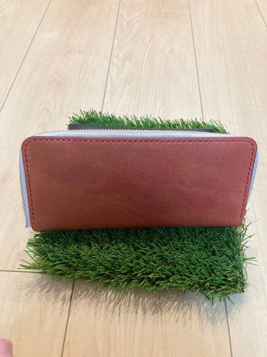 ラウンドファスナー長財布